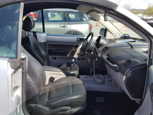 3VWCM31Y55M316664 - 2005 VOLKSWAGEN NEW BEETLE ვერცხლისფერი ფოტო 5