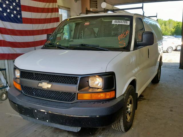 1GCFH154981170156 - 2008 CHEVROLET EXPRESS G1 WHITE photo 2