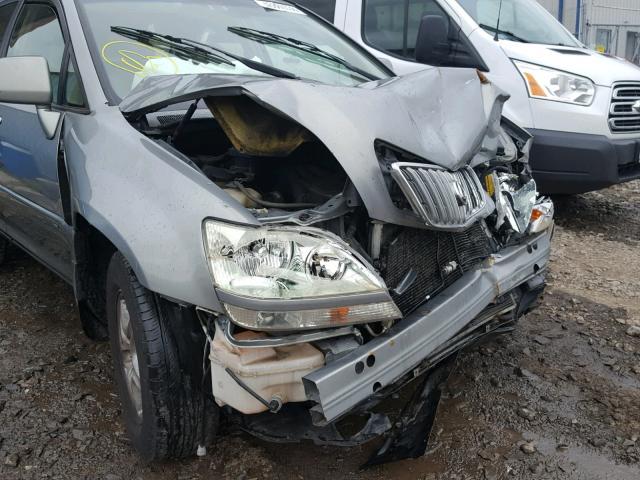 JTJHF10U020263518 - 2002 LEXUS RX 300 GRAY photo 9