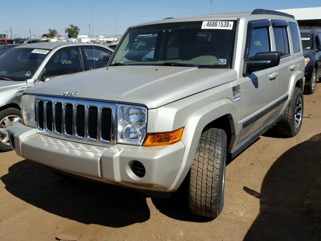 1J8HG48K37C611878 - 2007 JEEP COMMANDER GOLD photo 2