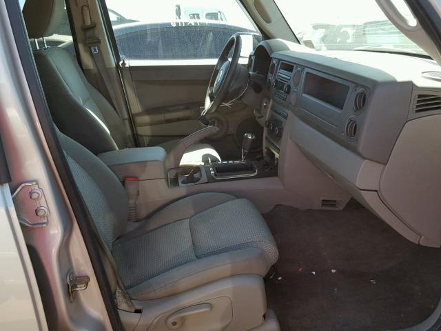 1J8HG48K37C611878 - 2007 JEEP COMMANDER GOLD photo 5