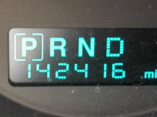 1J8HG48K37C611878 - 2007 JEEP COMMANDER GOLD photo 8