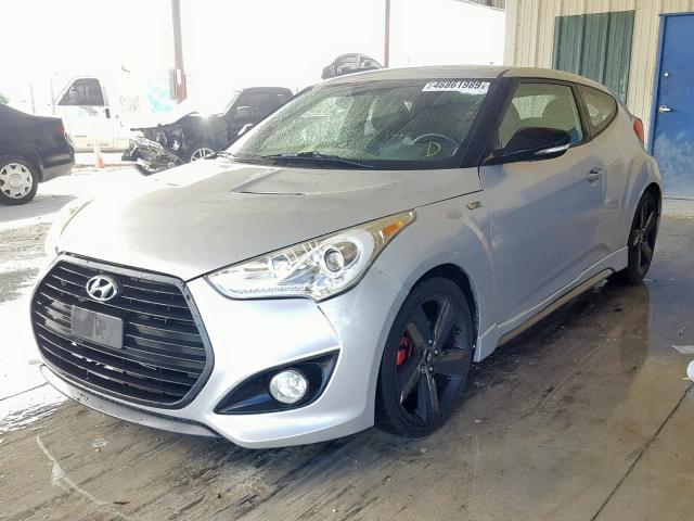 KMHTC6AE6DU117805 - 2013 HYUNDAI VELOSTER T SILVER photo 2