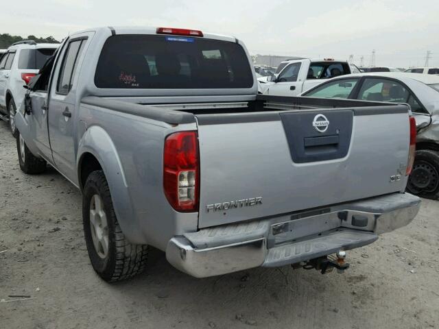 1N6AD07U46C423105 - 2006 NISSAN FRONTIER C GRAY photo 3