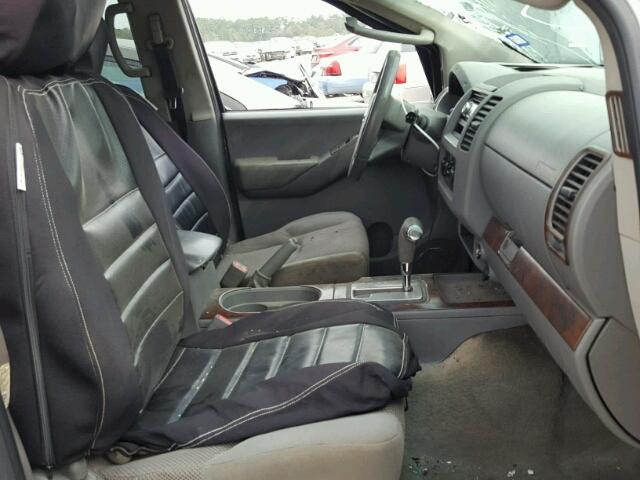 1N6AD07U46C423105 - 2006 NISSAN FRONTIER C GRAY photo 5