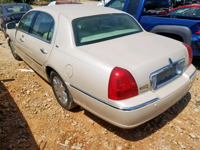 1LNHM83W73Y676307 - 2003 LINCOLN TOWN CAR C BEIGE photo 3