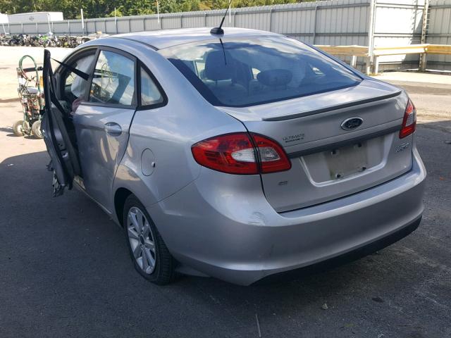 3FADP4BJ0DM108833 - 2013 FORD FIESTA SE SILVER photo 3