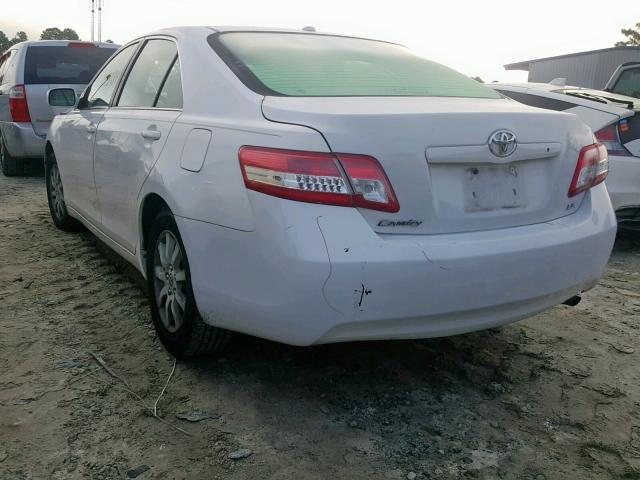 4T1BF3EK0AU548900 - 2010 TOYOTA CAMRY BASE WHITE photo 3