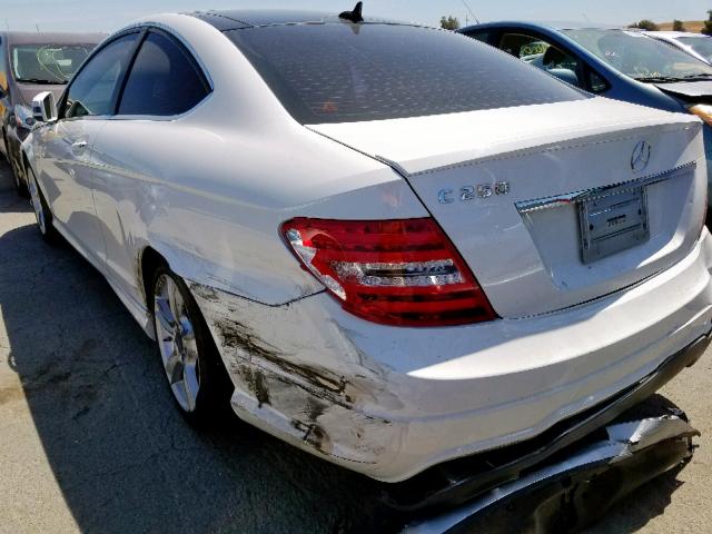 WDDGJ4HB4EG184498 - 2014 MERCEDES-BENZ C 250 WHITE photo 3