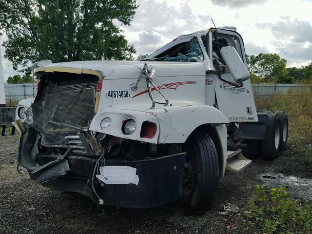 1FUJBBCV77PV90435 - 2007 FREIGHTLINER CONVENTION WHITE photo 2