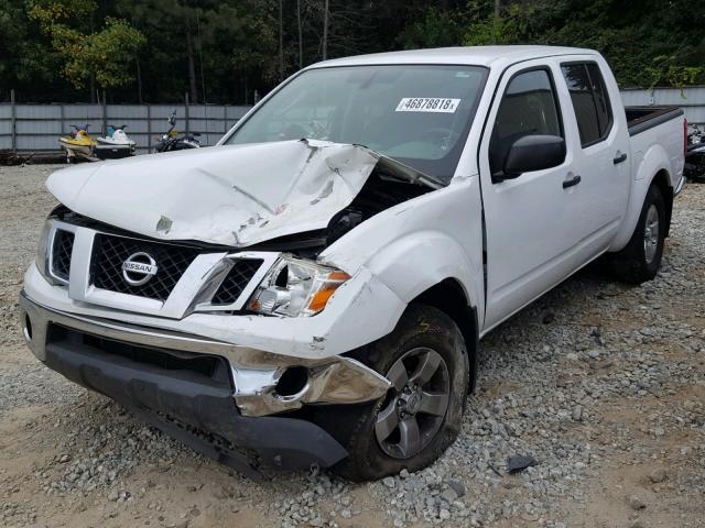 1N6AD0EV1AC414477 - 2010 NISSAN FRONTIER C WHITE photo 2