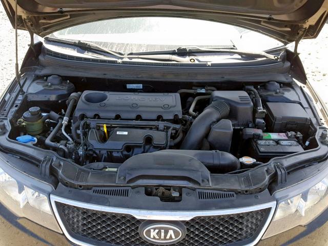 KNAFU4A23A5200328 - 2010 KIA FORTE EX BLACK photo 7