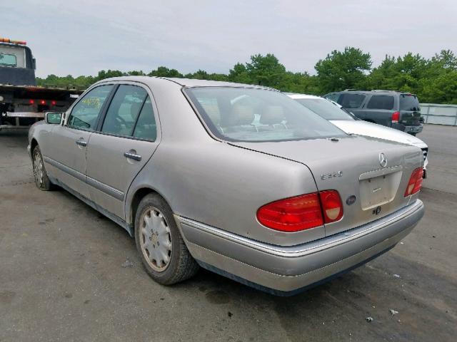 WDBJF55F7VA440083 - 1997 MERCEDES-BENZ E 320 TAN photo 3