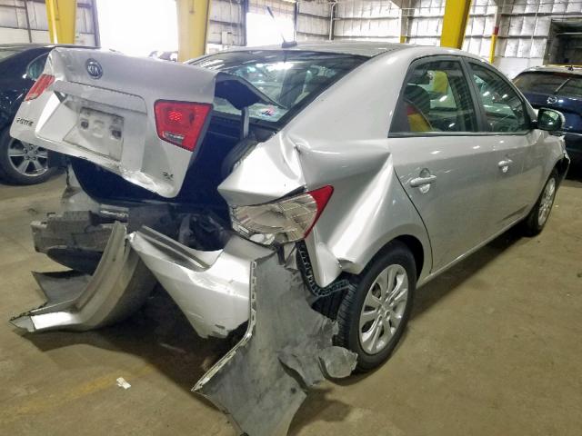 KNAFU4A27D5646244 - 2013 KIA FORTE EX SILVER photo 4