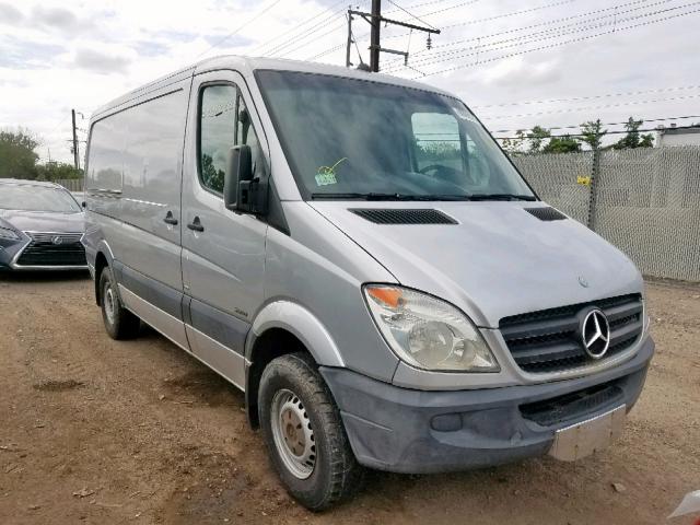 WD3PE7CC1A5442752 - 2010 MERCEDES-BENZ SPRINTER 2 SILVER photo 1