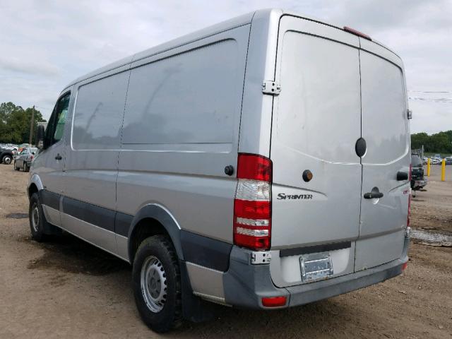 WD3PE7CC1A5442752 - 2010 MERCEDES-BENZ SPRINTER 2 SILVER photo 3