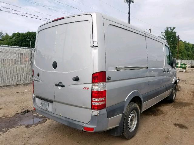 WD3PE7CC1A5442752 - 2010 MERCEDES-BENZ SPRINTER 2 SILVER photo 4