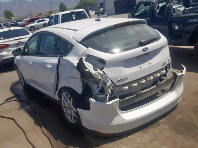 1FADP3K20FL264894 - 2015 FORD FOCUS SE WHITE photo 3