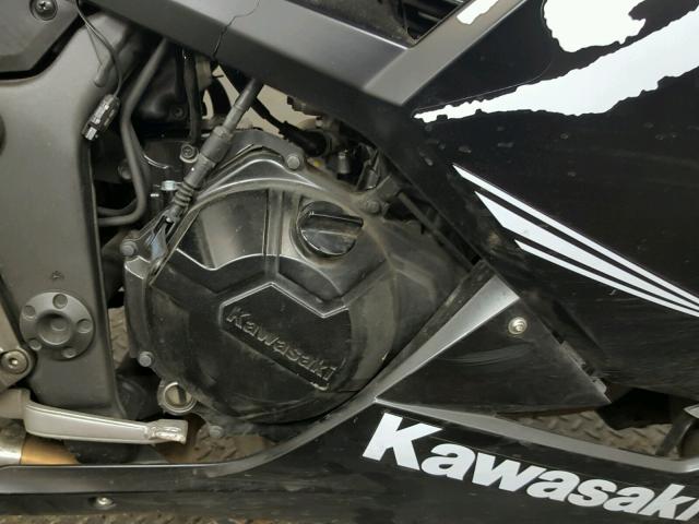 JKAEX8B10HDA40571 - 2017 KAWASAKI EX300 B BLACK photo 5