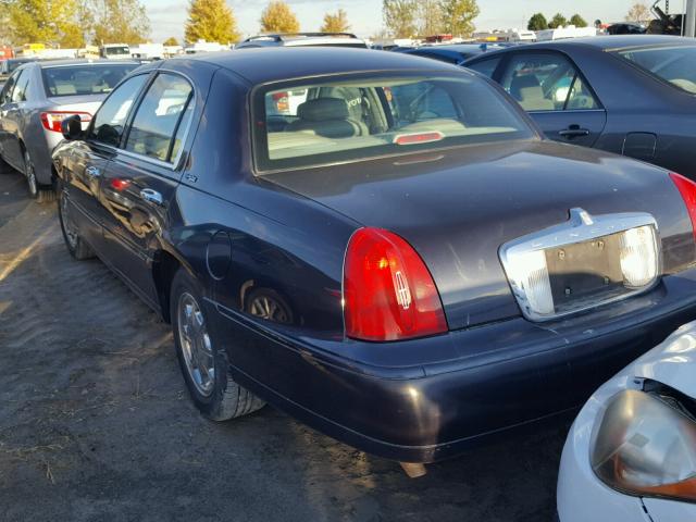 1LNFM82W2XY607376 - 1999 LINCOLN TOWN CAR S BLUE photo 3