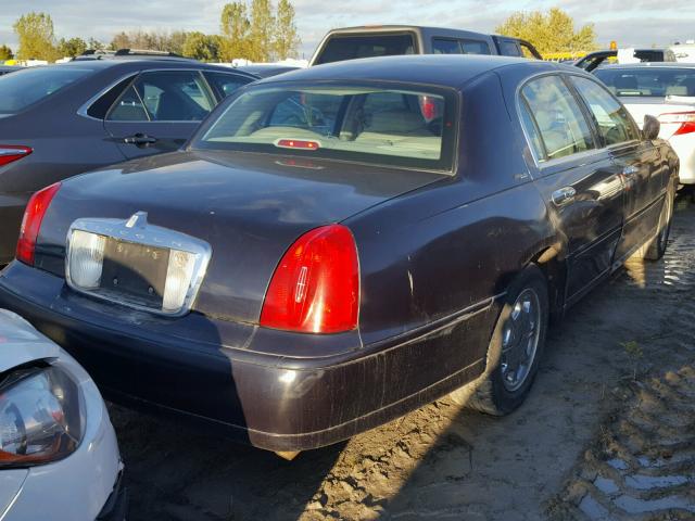 1LNFM82W2XY607376 - 1999 LINCOLN TOWN CAR S BLUE photo 4