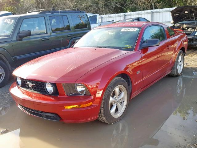1ZVHT82H285106697 - 2008 FORD MUSTANG GT RED photo 2