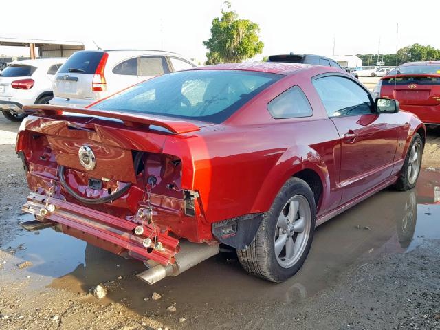 1ZVHT82H285106697 - 2008 FORD MUSTANG GT RED photo 4