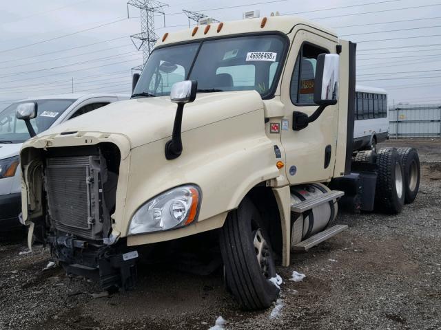 3AKJGEDV4GSHF9788 - 2016 FREIGHTLINER CASCADIA 1 CREAM photo 2