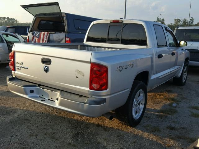 1D3HE48KX7S161401 - 2007 DODGE DAKOTA QUA SILVER photo 4