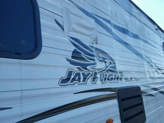 1UJBJ0BP5J17Y0508 - 2018 JAYCO JAYFLIGHT  TWO TONE photo 9