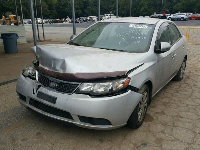 KNAFU4A27D5674495 - 2013 KIA FORTE EX WHITE photo 2