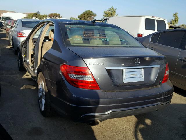 WDDGF4HB4EG243390 - 2014 MERCEDES-BENZ C 250 BLUE photo 3