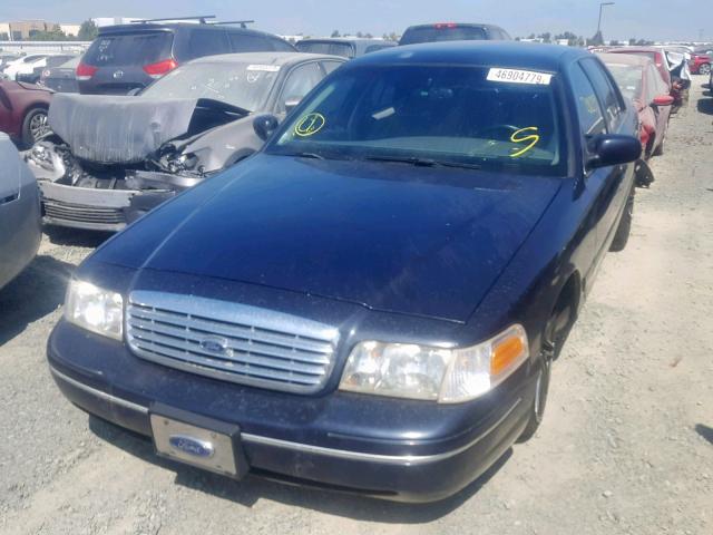 2FAFP73WXYX127730 - 2000 FORD CROWN VICT BLUE photo 2