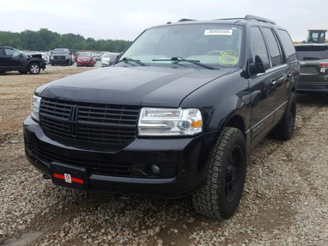5LMJJ2H55BEJ00901 - 2011 LINCOLN NAVIGATOR BLACK photo 2