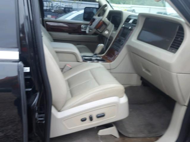5LMJJ2H55BEJ00901 - 2011 LINCOLN NAVIGATOR BLACK photo 5