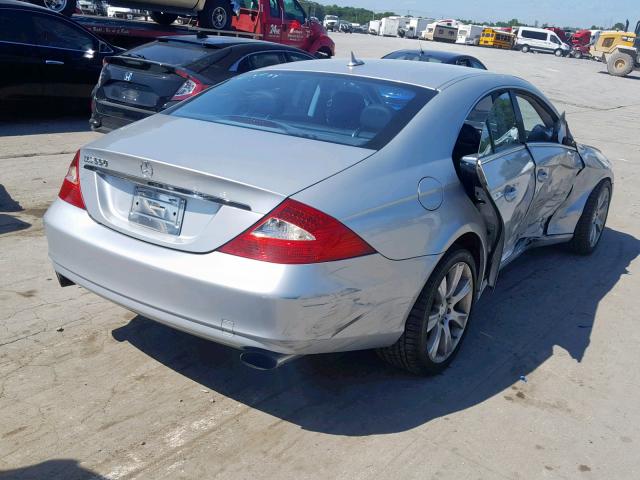 WDDDJ72X68A119815 - 2008 MERCEDES-BENZ CLS 550 SILVER photo 4