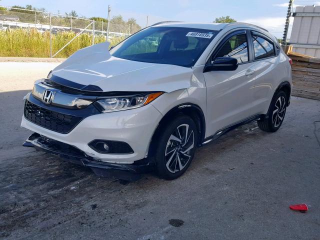 3CZRU5H19KM703774 - 2019 HONDA HR-V SPORT WHITE photo 2