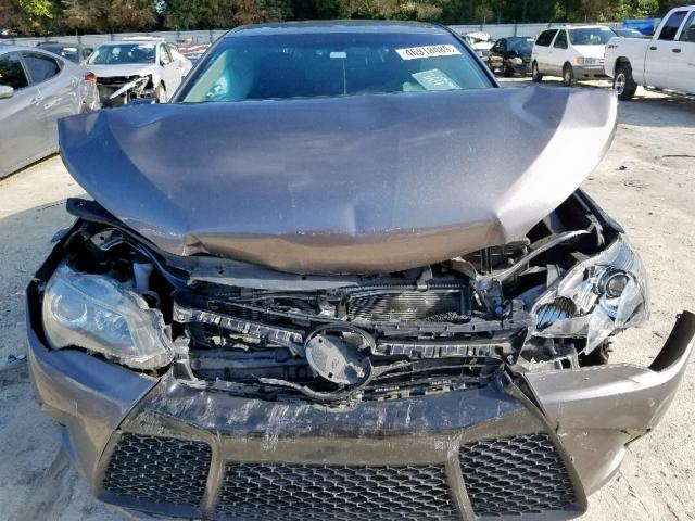 4T1BF1FK7HU629843 - 2017 TOYOTA CAMRY LE/S GRAY photo 9