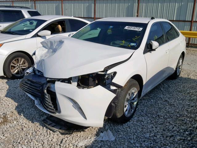 4T4BF1FK1GR580059 - 2016 TOYOTA CAMRY LE WHITE photo 2