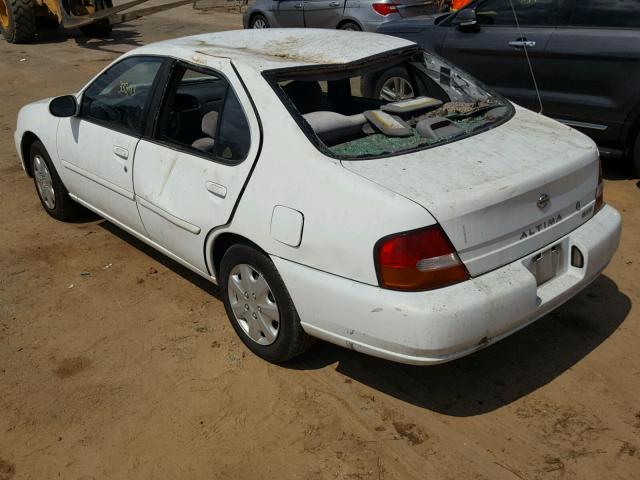 1N4DL01D1WC116766 - 1998 NISSAN ALTIMA XE WHITE photo 3