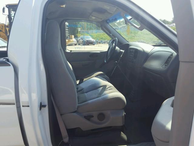 2FTRF17214CA24518 - 2004 FORD F-150 HERI WHITE photo 5