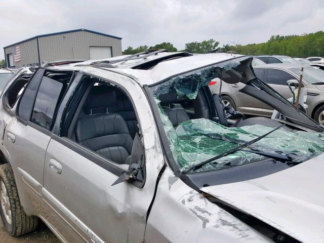 1GKDT13S042258822 - 2004 GMC ENVOY SILVER photo 9