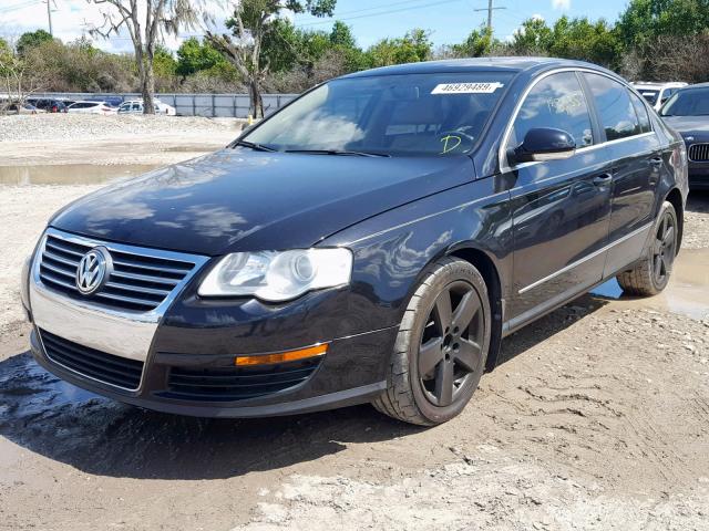 WVWAK73C28E129370 - 2008 VOLKSWAGEN PASSAT KOM BLACK photo 2