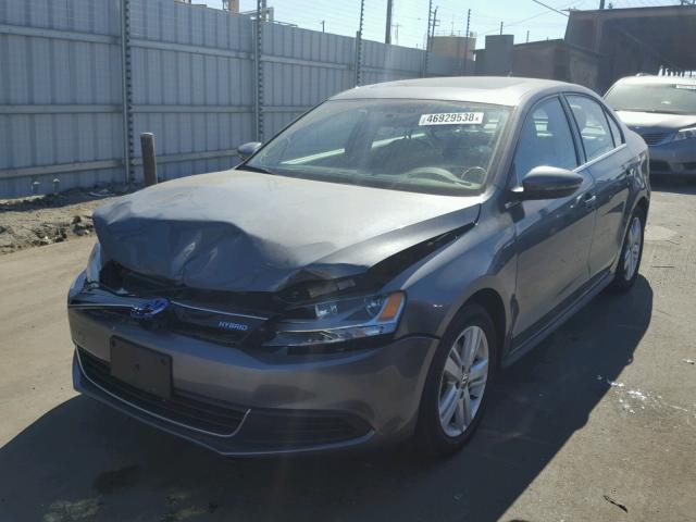 3VW637AJ2EM210490 - 2014 VOLKSWAGEN JETTA HYBR GRAY photo 2