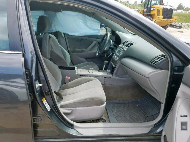 4T1BF3EK2BU177191 - 2011 TOYOTA CAMRY BASE GRAY photo 5