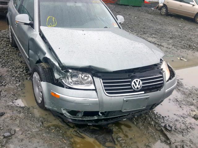 WVWMD63B54E185337 - 2004 VOLKSWAGEN PASSAT GL SILVER photo 9