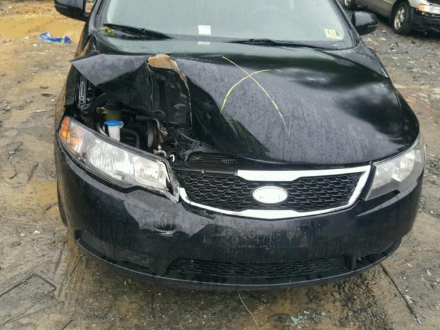 KNAFU5A28B5433323 - 2011 KIA FORTE EX BLACK photo 7