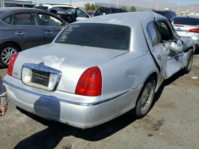 1LNHM83W21Y687440 - 2001 LINCOLN TOWN CAR C SILVER photo 4