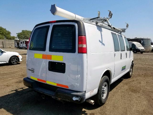 1GCWGFCB9D1902278 - 2013 CHEVROLET EXPRESS G2 WHITE photo 4