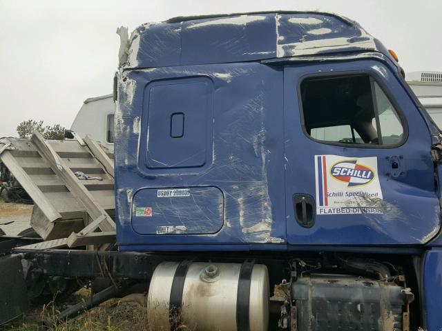 3AKJGLD5XFSGK6055 - 2015 FREIGHTLINER CASCADIA 1 BLUE photo 9